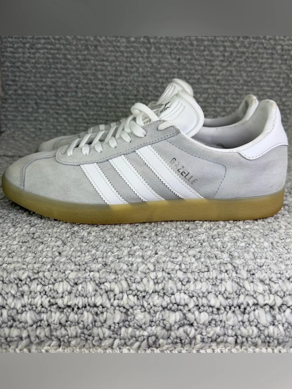 adidas Gazelle Suede Sneakers in Light Gray & White with Gum Sole Women’s Size 9 - Picture 13 of 13